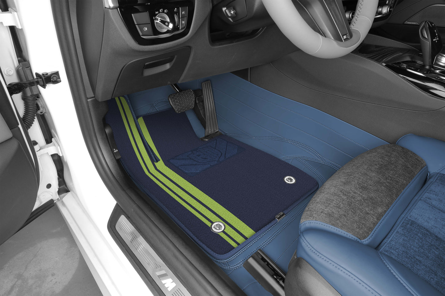 Bespoke Master Custom Fit Luxury Leather Embroidered PE Waterproof and Protection Car Floor Mat