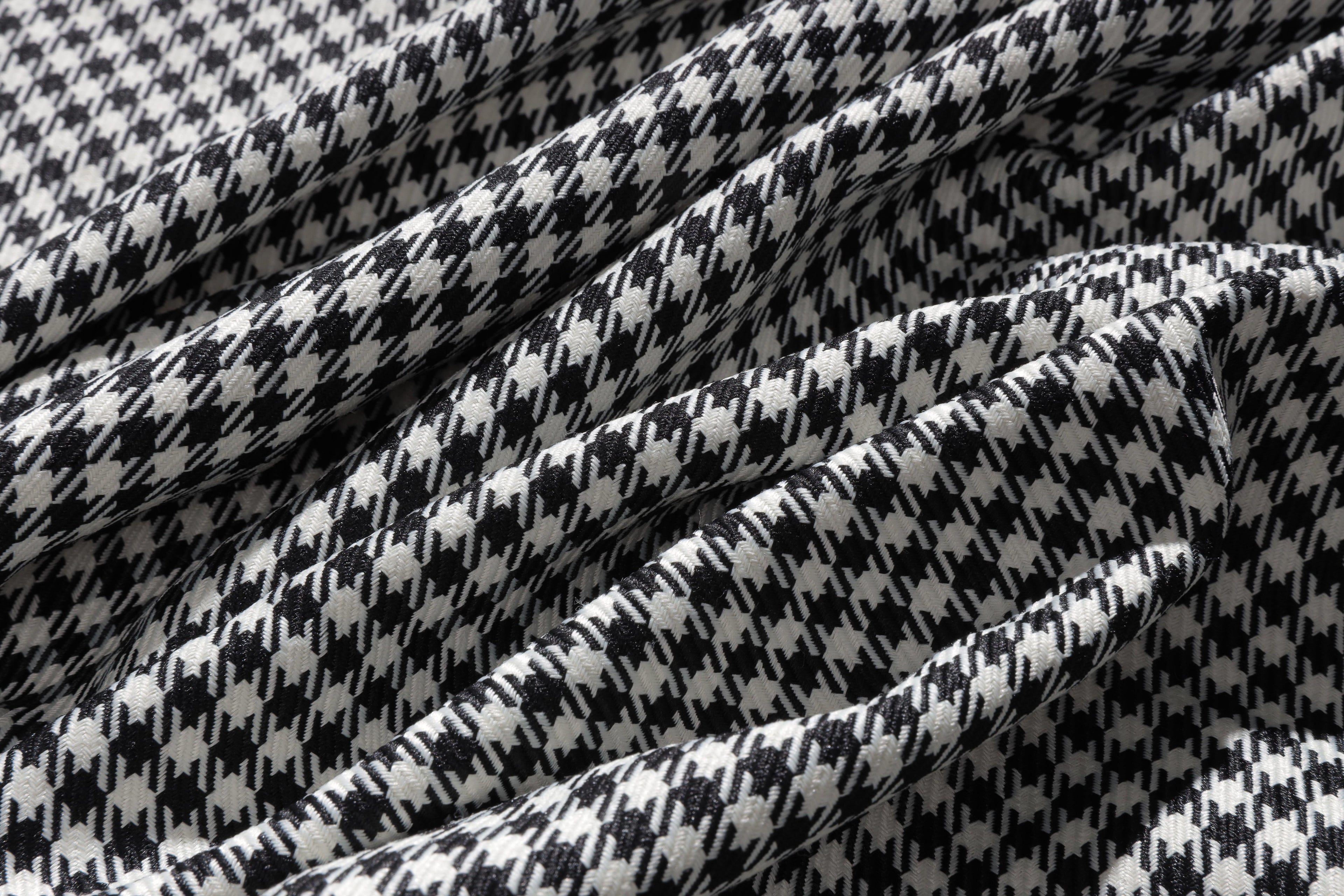 Comparison of Common Car Seat Cover Materials: Which One Is Right for Your Car?