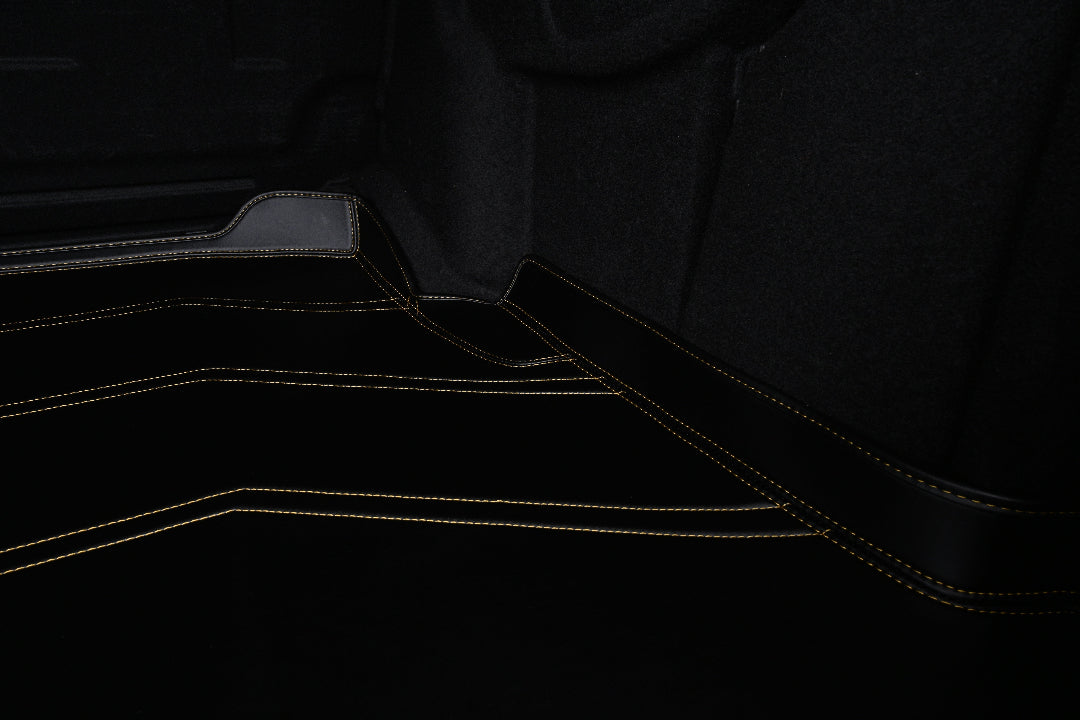 Dirt-resistant cargo trunk mat