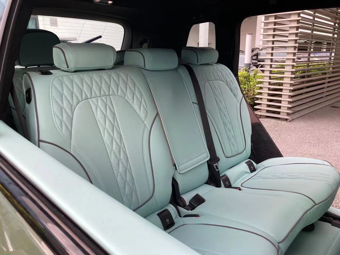 Light green nappa leather with diamond stitching and brown piping second seat cover for bmw x7