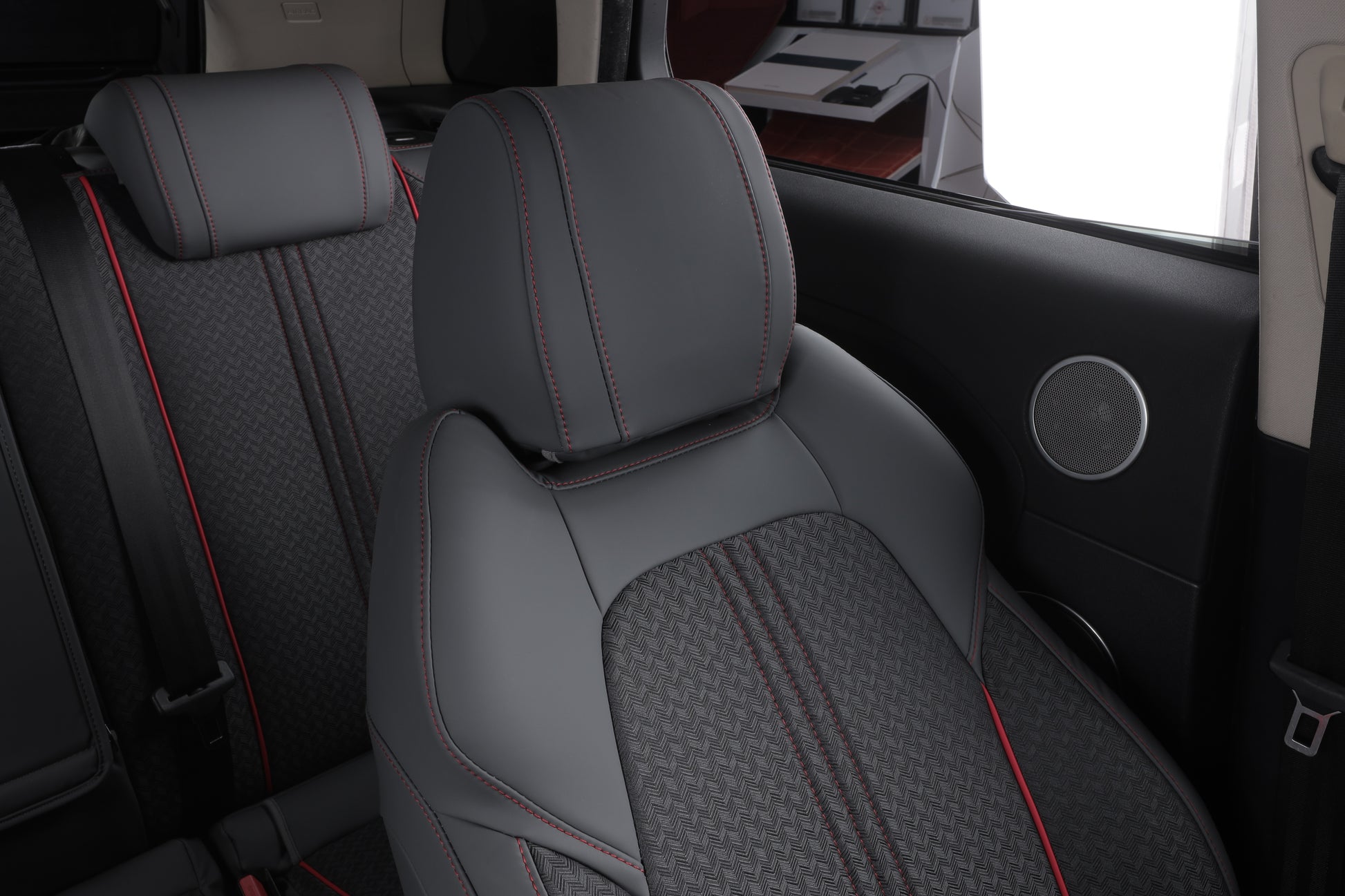 gray nappa leather with red stitching and piping seat cover for lang rover